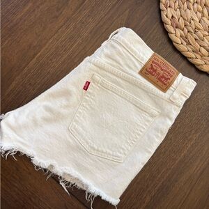 Levi's Women's White 501 Denim Shorts SIZE 29